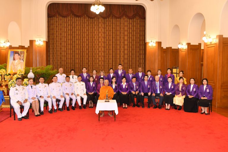 28 พ.ย.67 ) ที่ศาลาสหทัยสมาคม ในพระบรมมหาราชวัง พระบาทสมเด็จพระเจ้าอยู่หัว ทรงพระกรุณาโปรดเกล้าโปรดกระหม่อมให้ นายจรัลธาดา กรรณสูต องคมนตรี เป็นผู้แทนพระองค์ไปมอบรางวัลเทพทอง ครั้งที่ 22